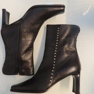 NIB caiman beautiful womens leather high heel ankle boots size 7